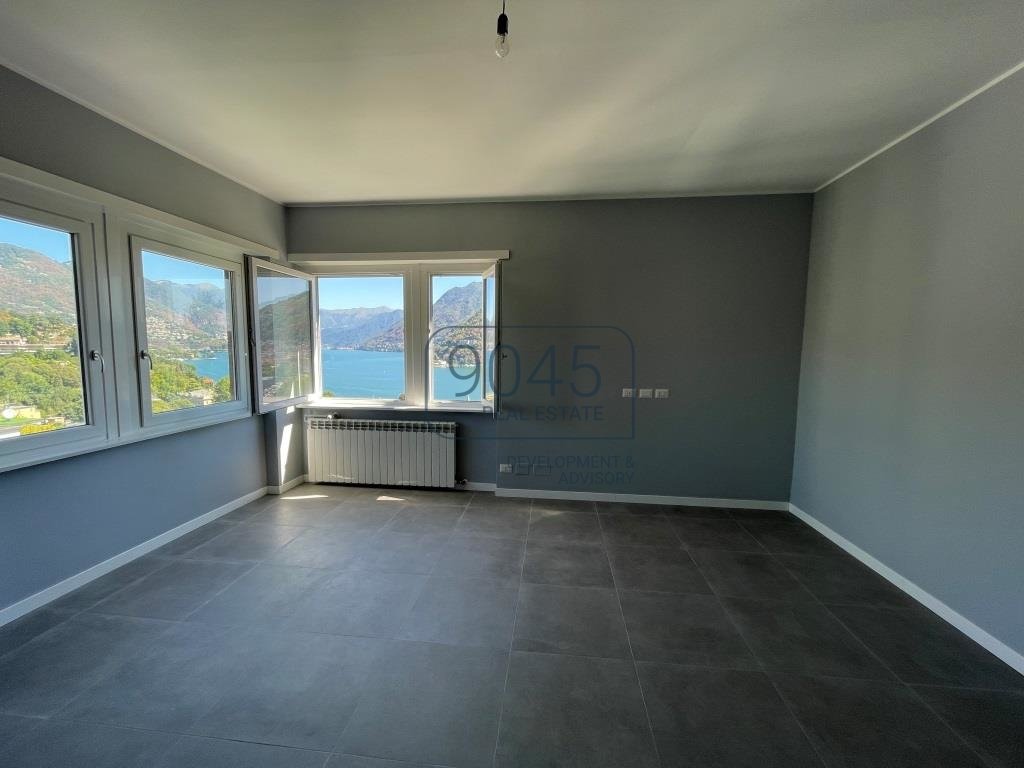 Penthouse mit Terrasse und Blick auf den Comer See