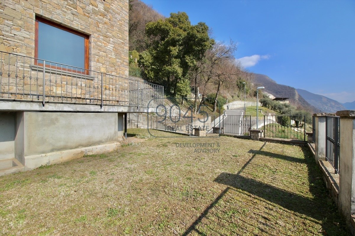 Villa mit Seeblick und eigenem Pool - Lago d"Iseo