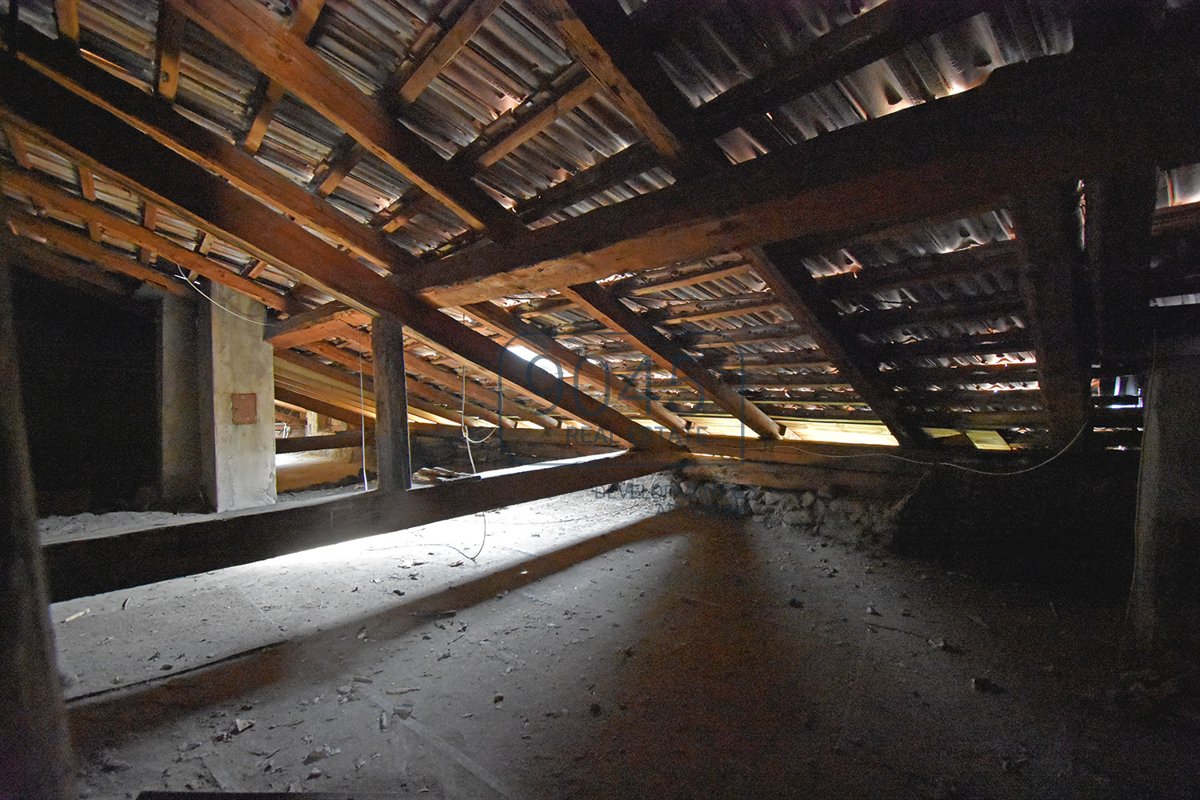 Bauernhaus zum Ausbauen in Altrei im Naturpark Trudner Horn - Südtirol