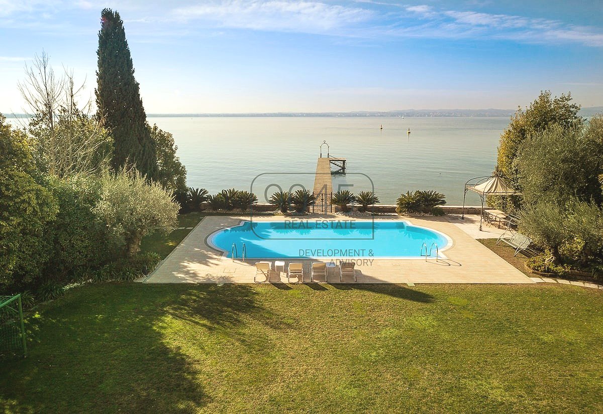 Villa mit privatem Steg in Sirmione - Gardasee