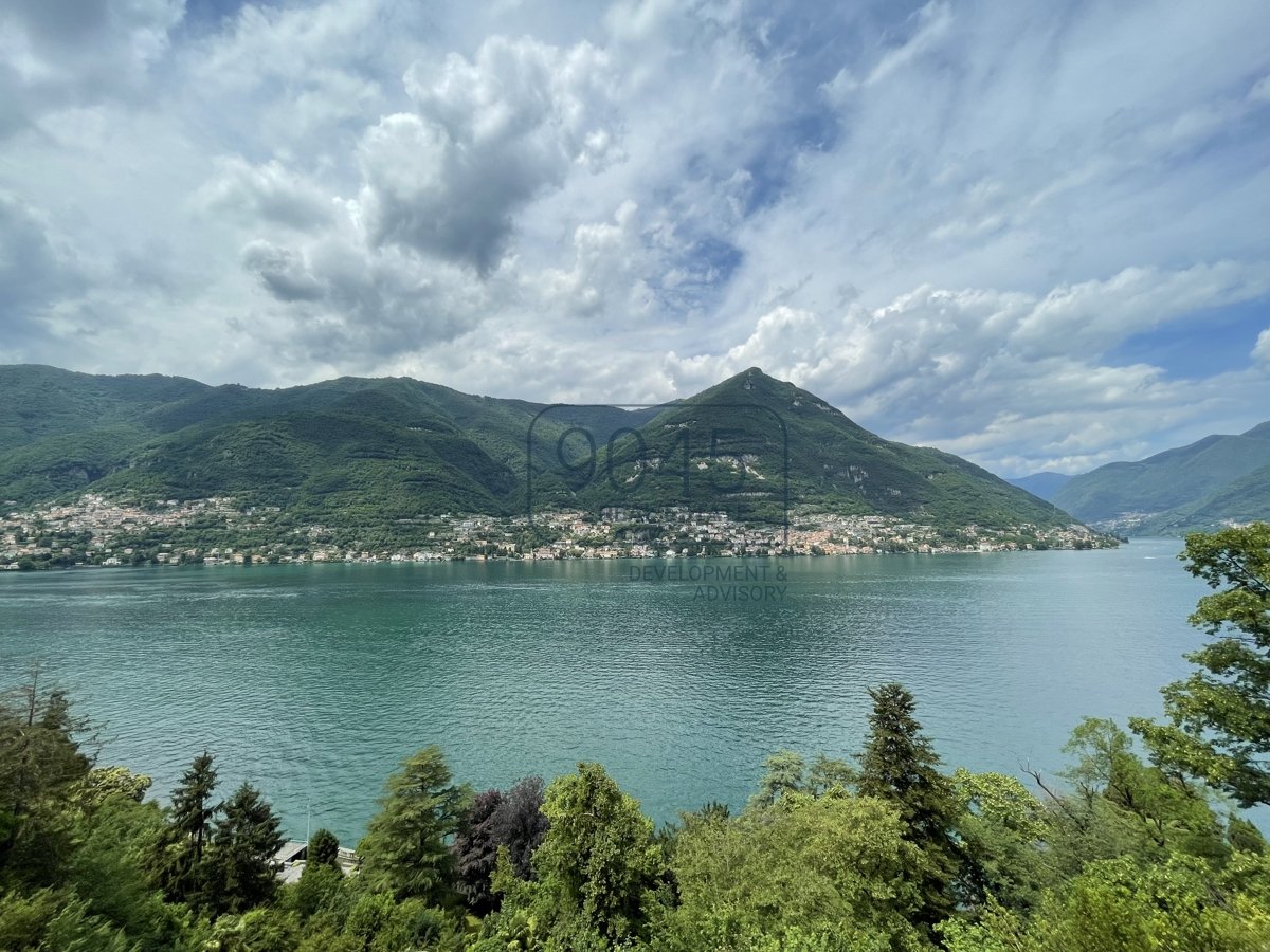 Moderne Villa in Torno mit Blick auf den Comer See