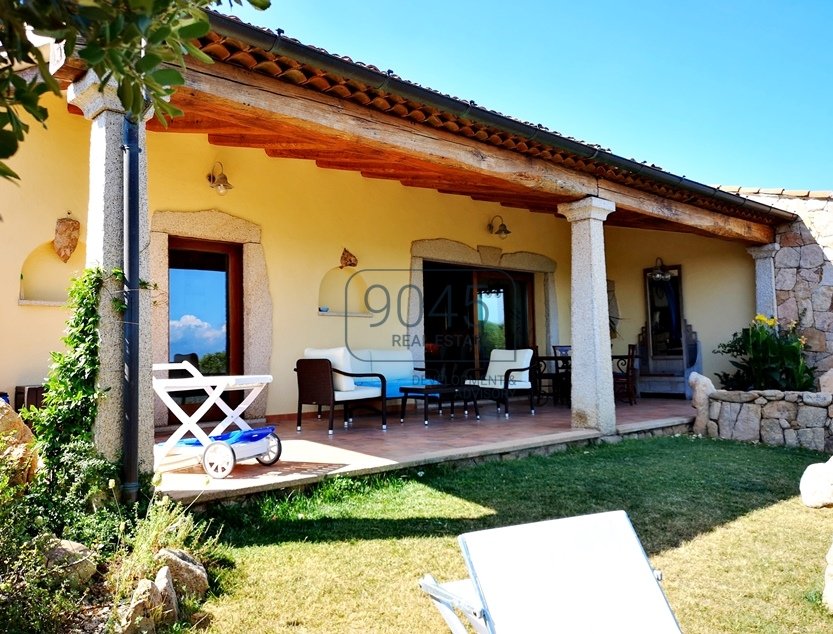 Traditionelles Steinhaus mit Dependance und mit Meerblick in Palau - Sardinien