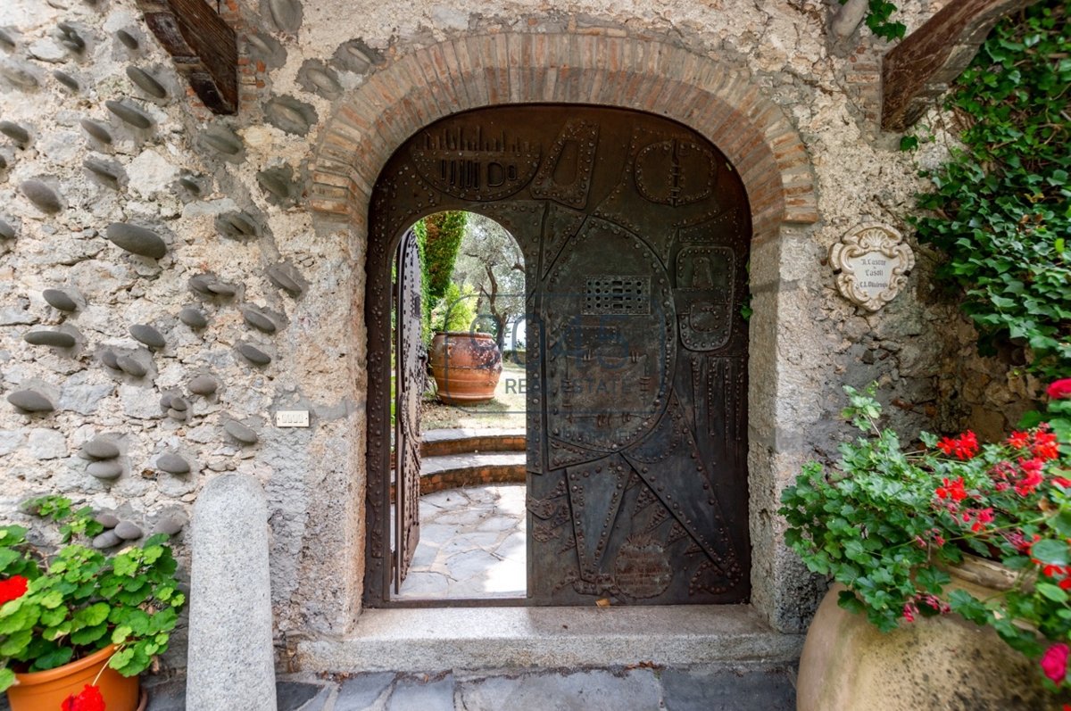 Bauernhaus aus dem 17. Jh. im typisch toskanischen Stil mit Meerblick in Camaiore - Toskana