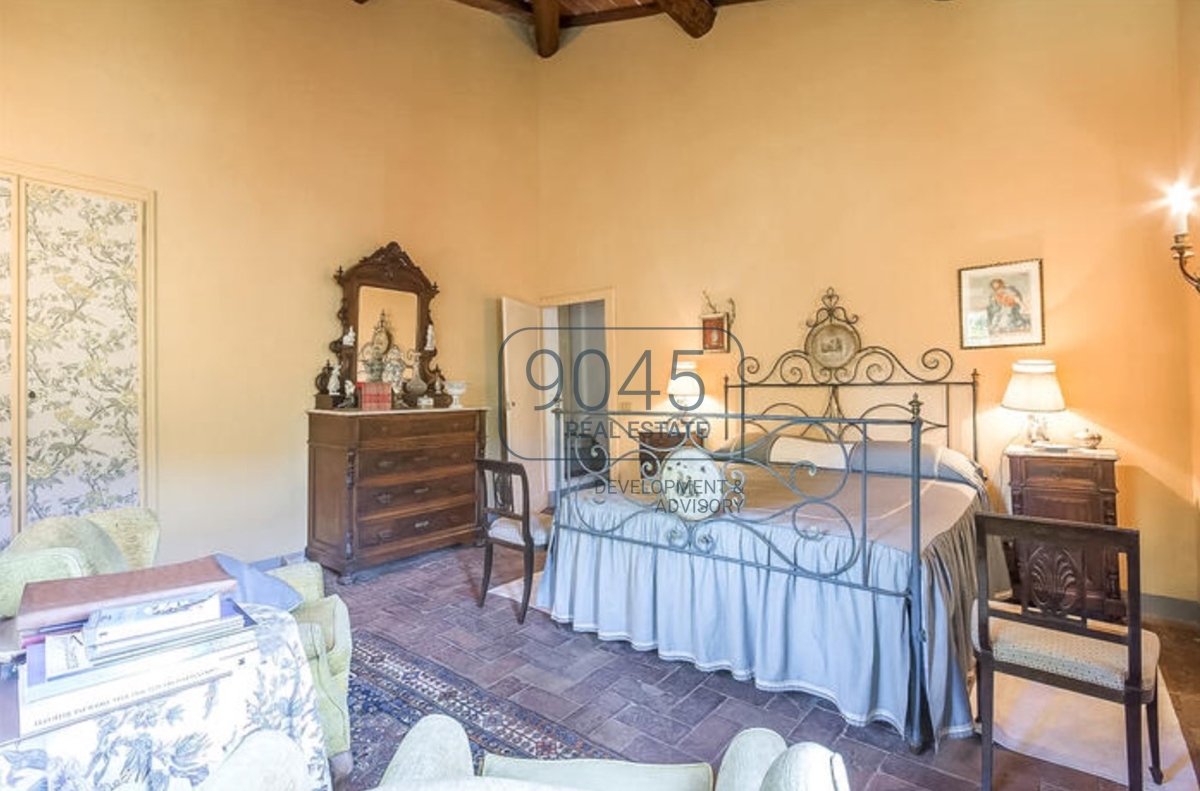 Historische Villa aus dem 17. Jahrhundert mit Olivenhain in Lucca - Toskana